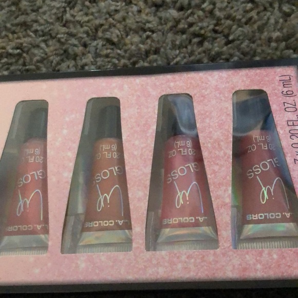 L.A. colors 7 pc set. NWT vanilla scent. Lipgloss - Picture 4 of 6